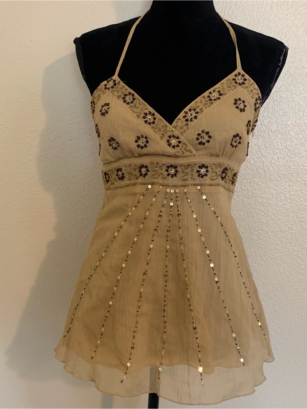 Rampage Gold Sequin Halter Top - Picture 4 of 9